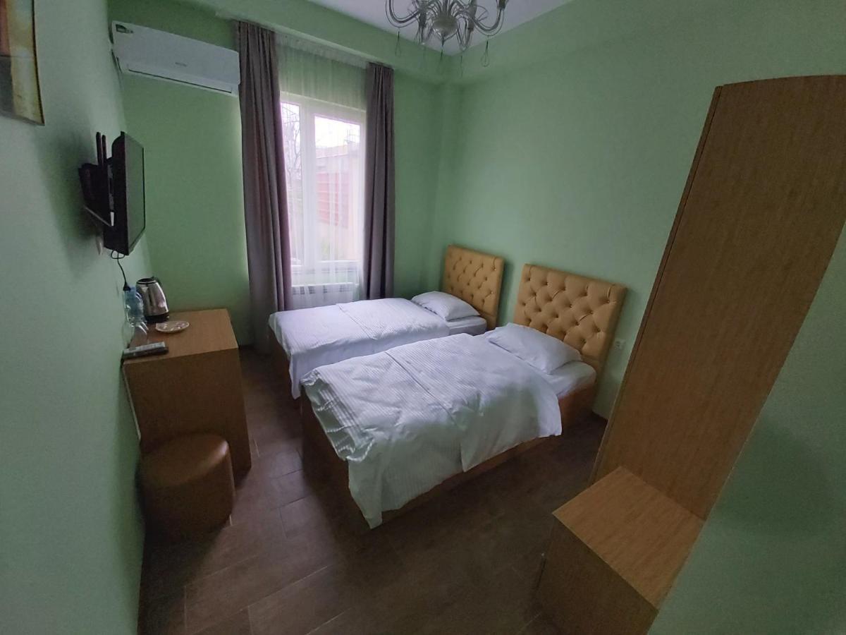 Hotel Maria バトゥーミ エクステリア 写真