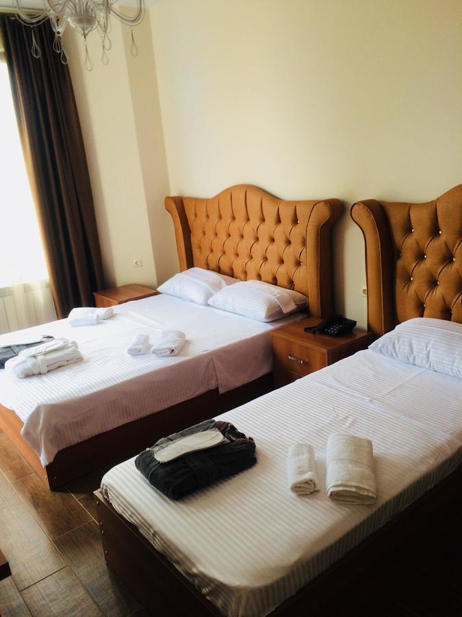 Hotel Maria バトゥーミ エクステリア 写真